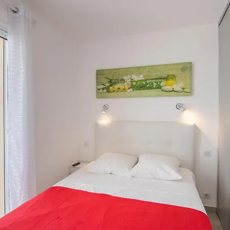 Bel Neuf, Climatise Appartement