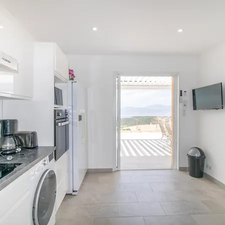 Bel Neuf, Climatise Appartement