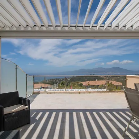 Bel Neuf, Climatise Apartment