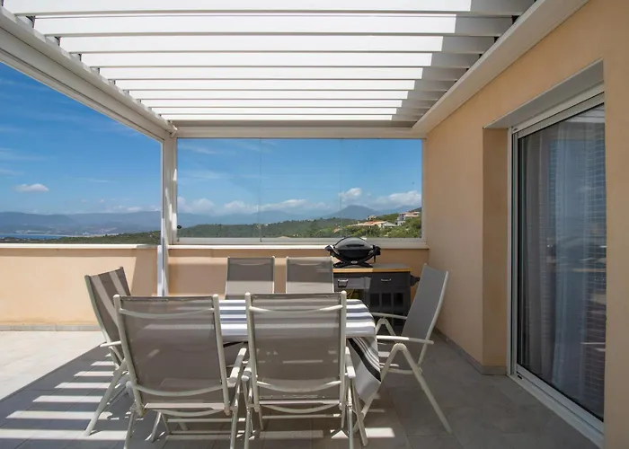 Bel Neuf, Climatise Apartment Albitreccia